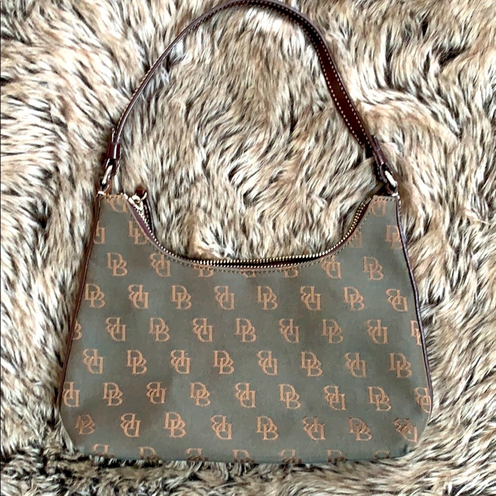 Vintage Dooney & Bourke signature print bag